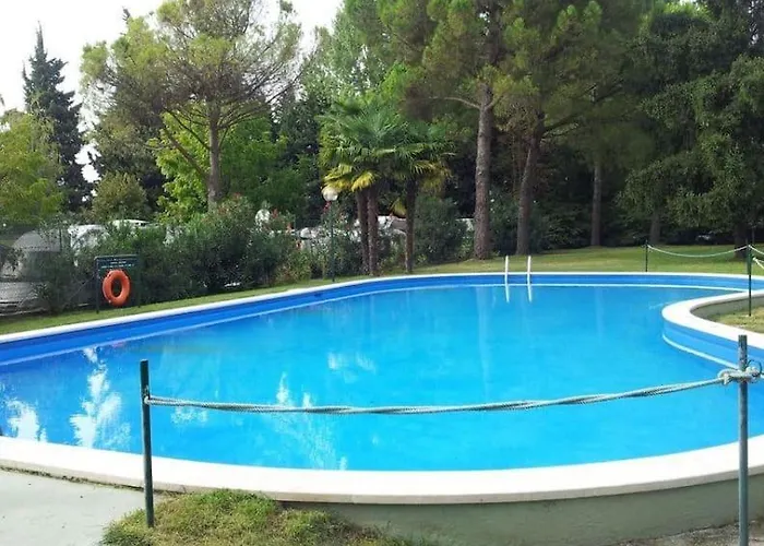 Solaris With Swimming Pool 라찌제