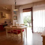 דירה Solaris With Swimming Pool לאזיסה